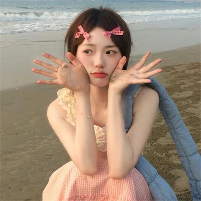 小姑娘艾萝依